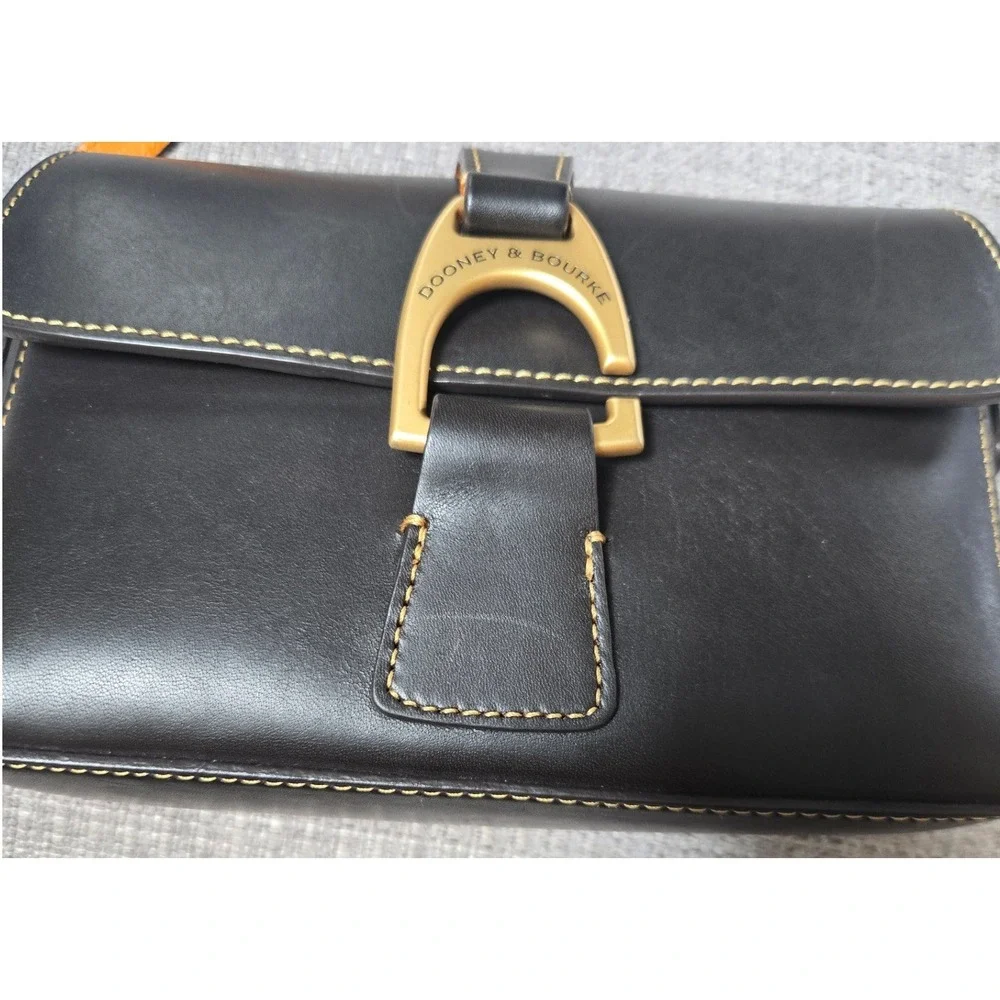 Dooney & Bourke Black Leather Equestrian Bag Gold Buckle Contrast Stitch